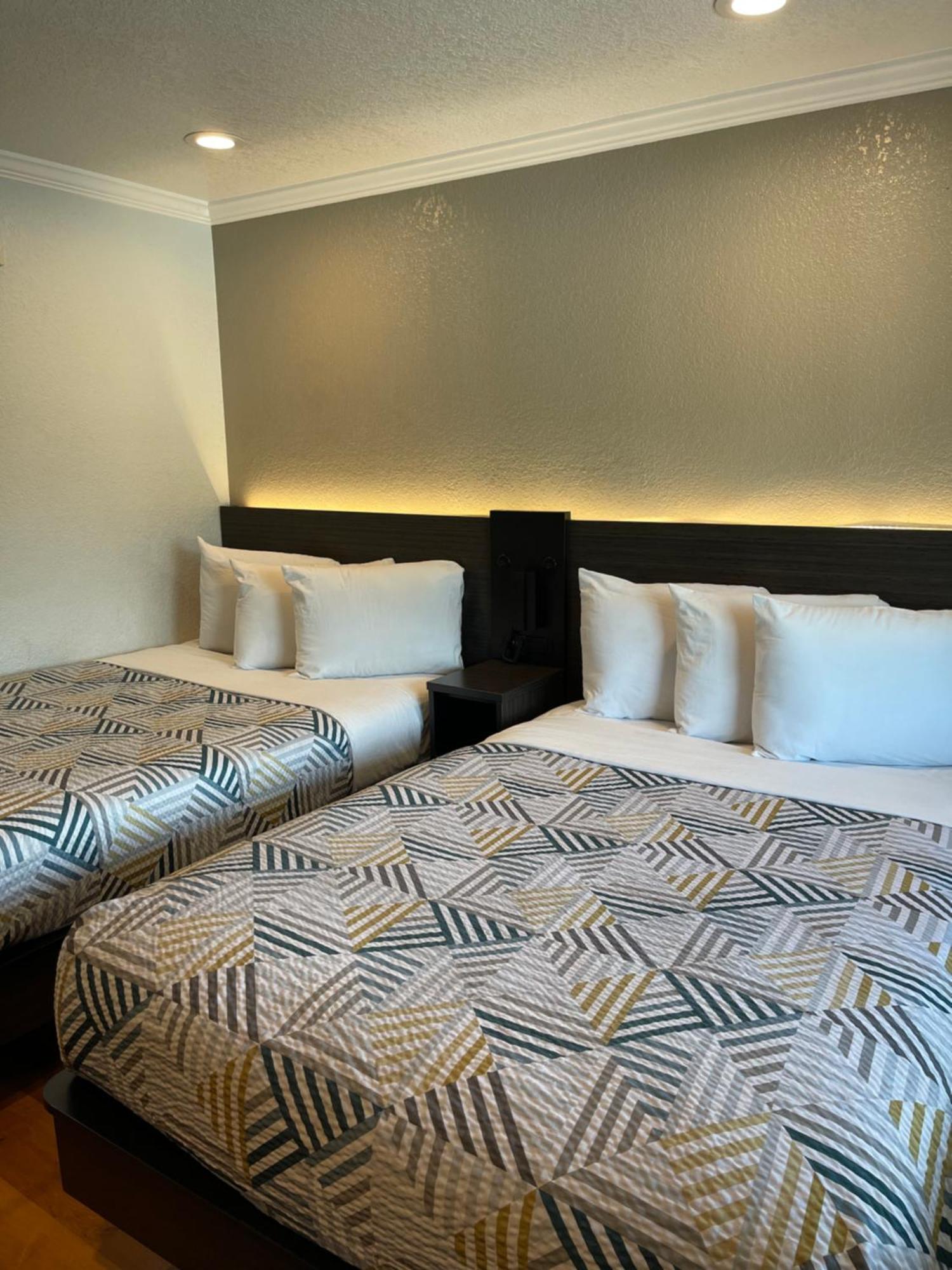 Motel 6 Sacramento, Ca - Downtown Экстерьер фото