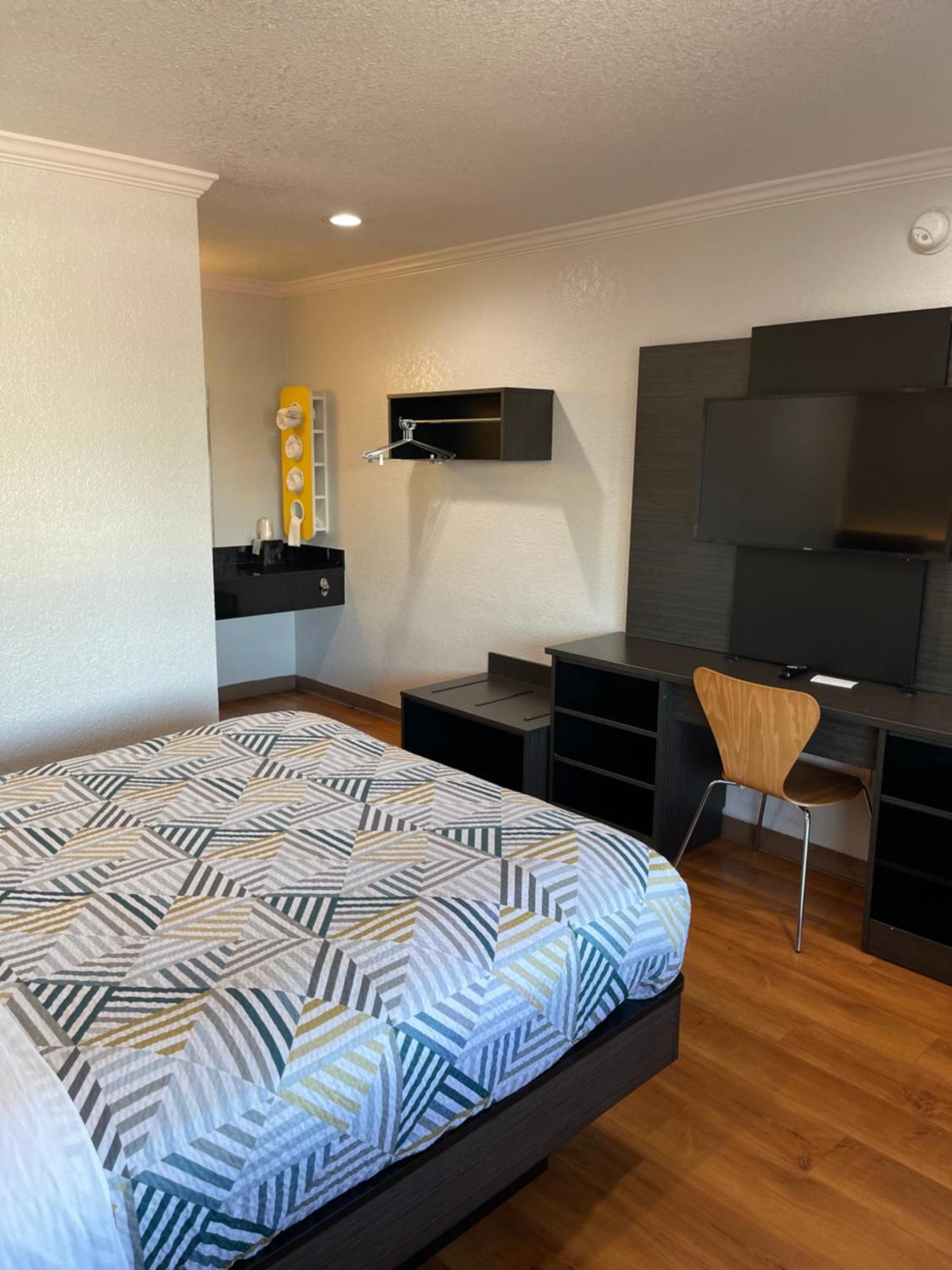 Motel 6 Sacramento, Ca - Downtown Экстерьер фото