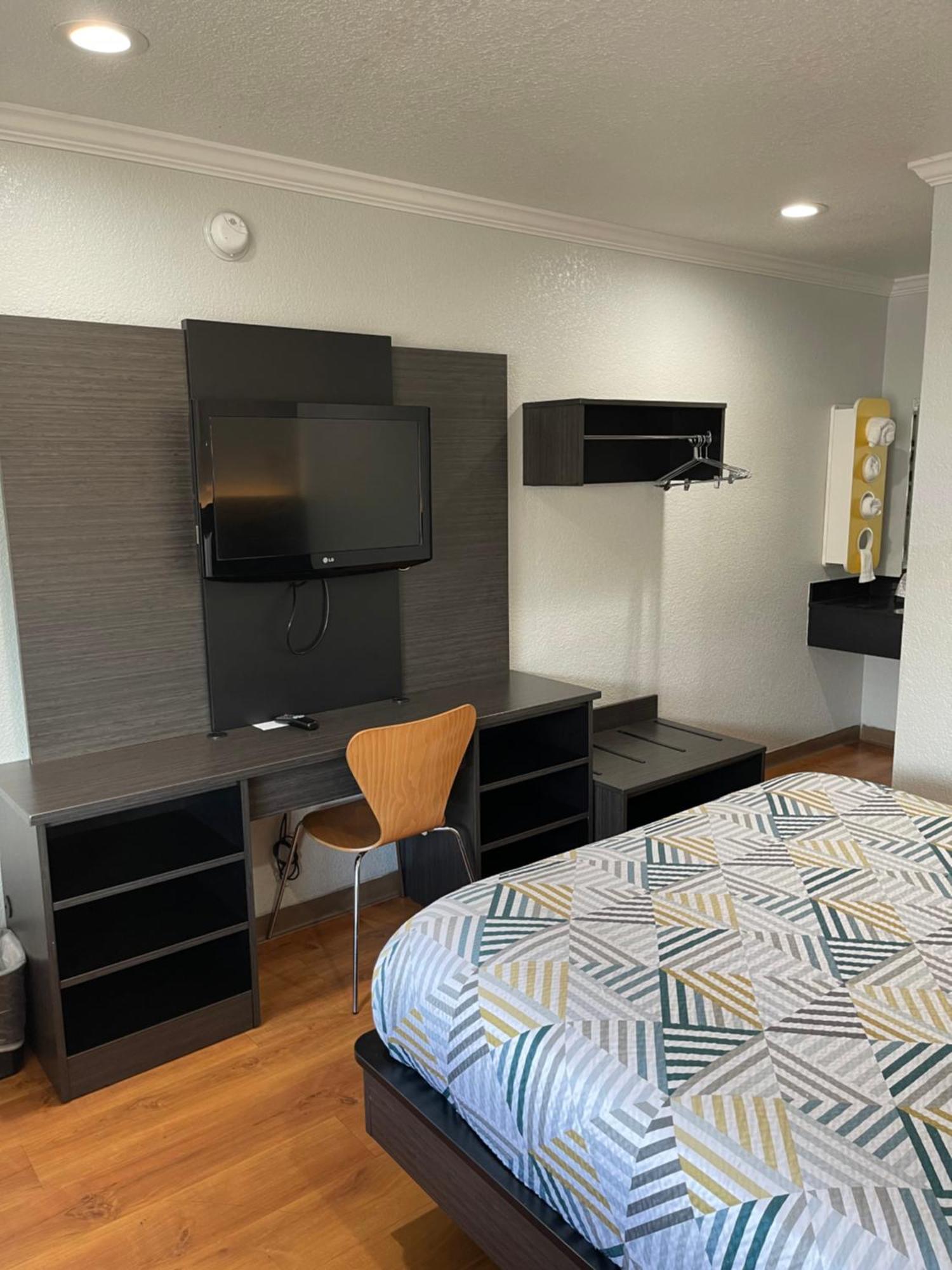 Motel 6 Sacramento, Ca - Downtown Экстерьер фото