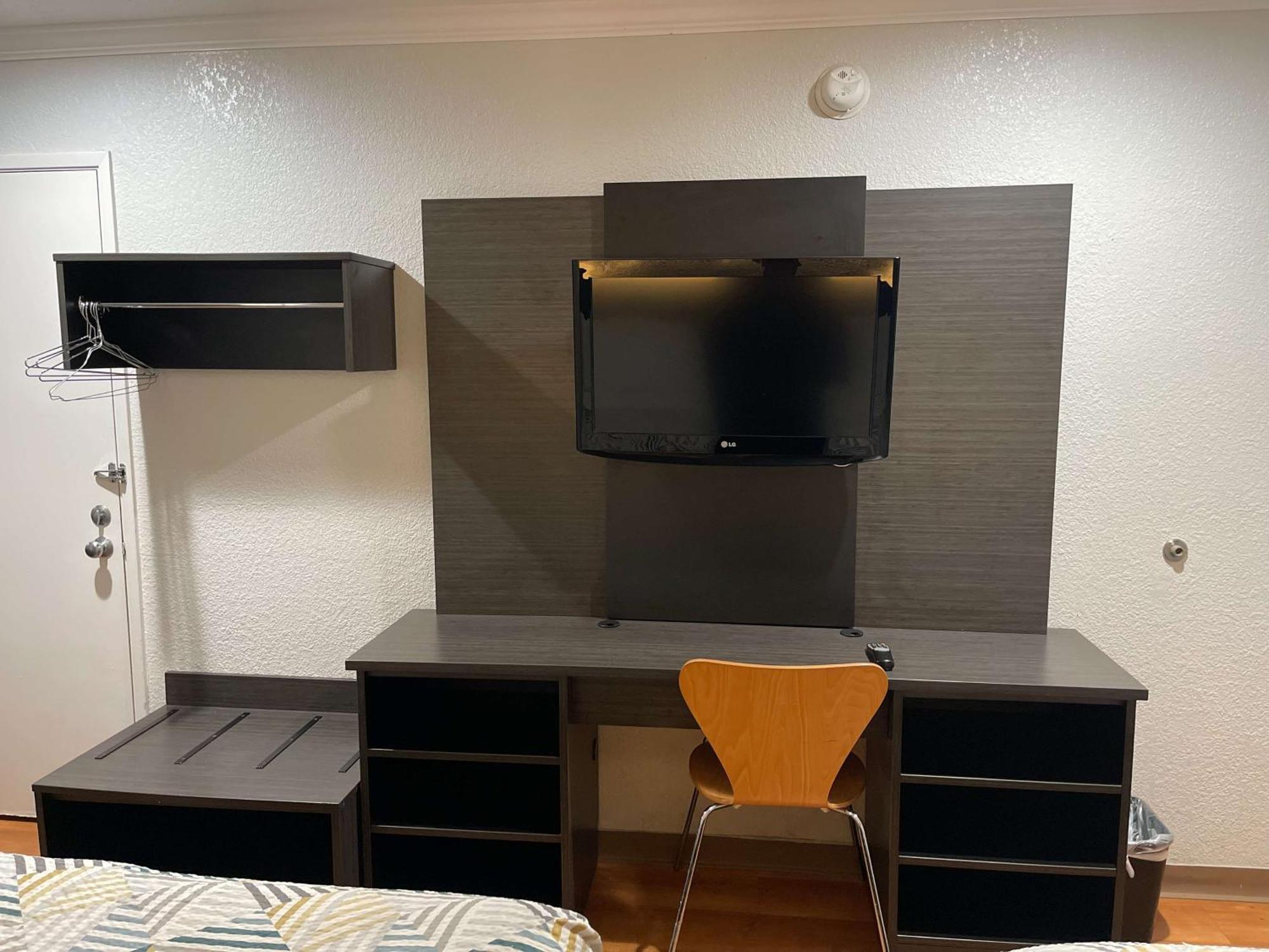 Motel 6 Sacramento, Ca - Downtown Экстерьер фото