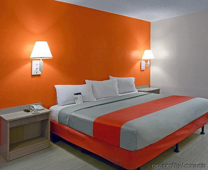 Motel 6 Sacramento, Ca - Downtown Экстерьер фото