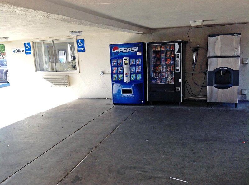 Motel 6 Sacramento, Ca - Downtown Экстерьер фото
